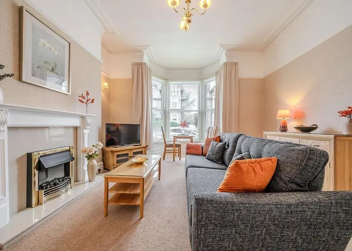 Lejlighed 1, 9 East Park Road *